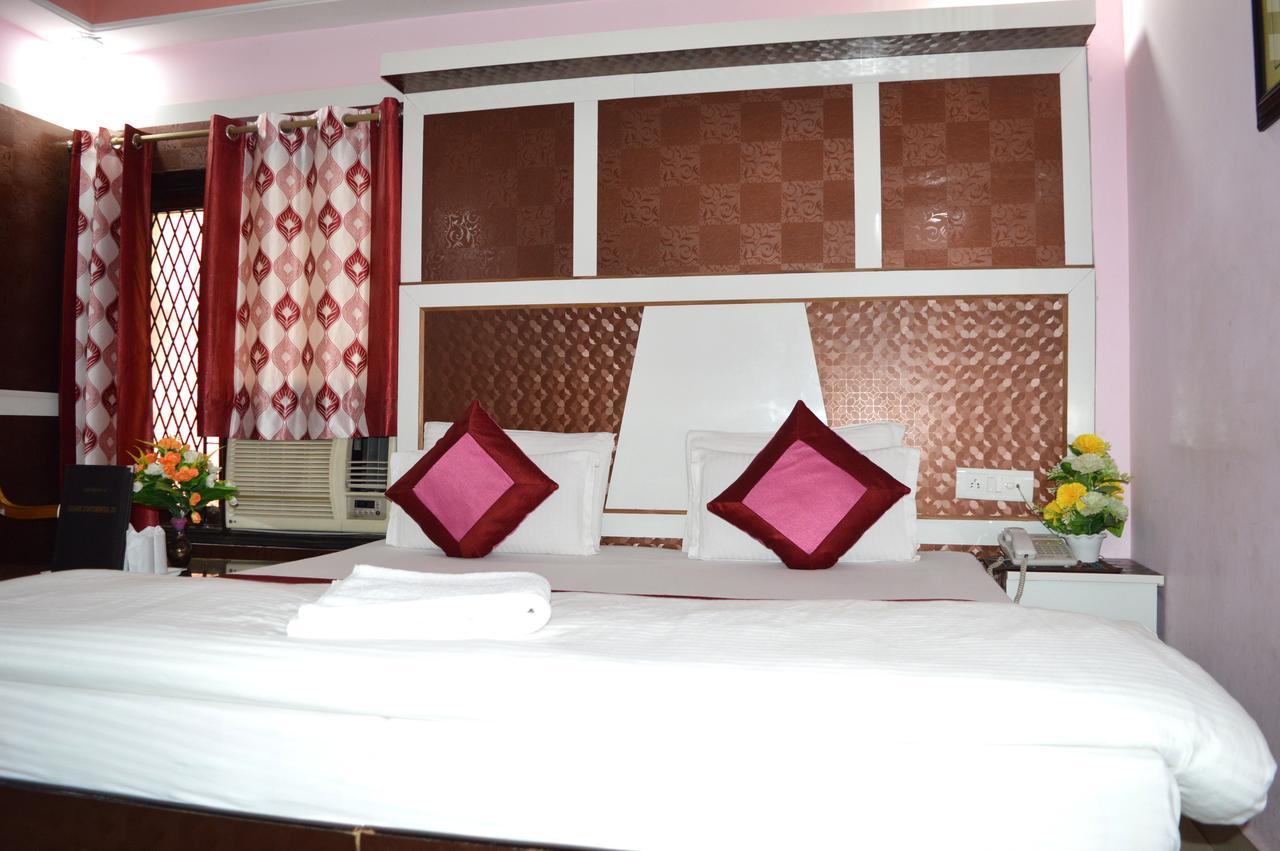 Hotel Su Shree Continental 5 Minutes Walk From New Delhi Railway Station Exterior photo